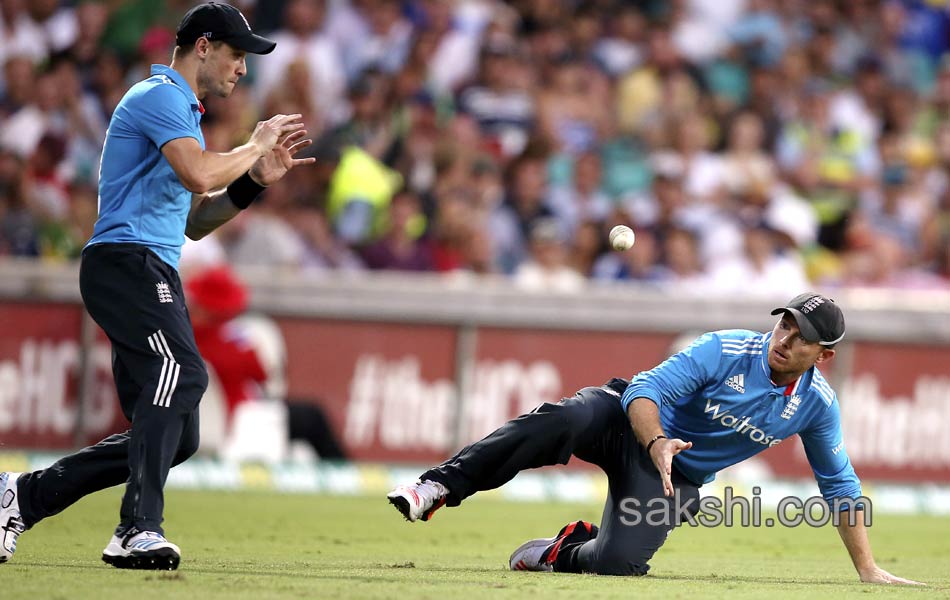 Australia v England Tri Series17