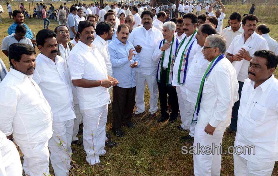 YS Jagan rythu Deeksha posters released in tanuku - Sakshi6