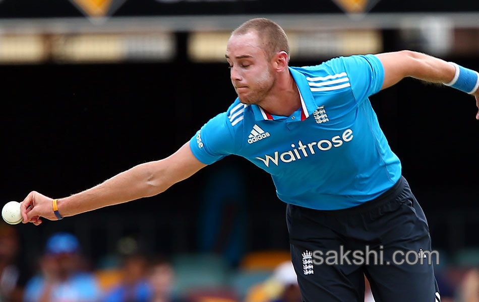 India and England in Australia Tri Series7
