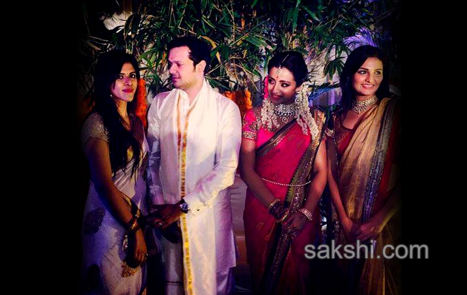 Actress Trisha Gets Engaged to Varun Manian6