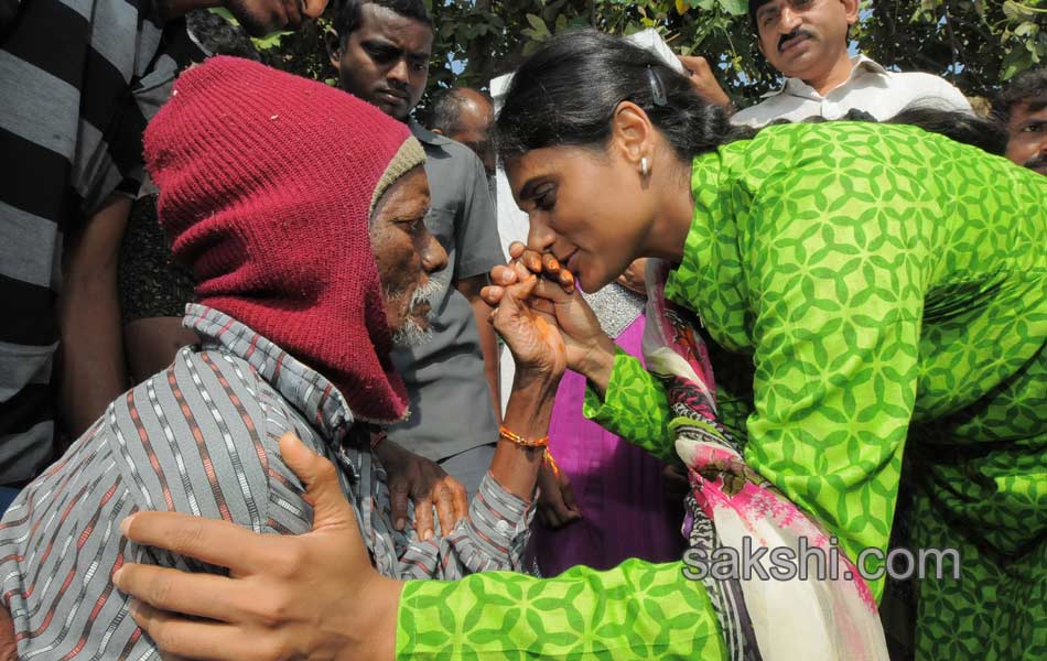 Ys sharmila paramarsa yatra Third day11