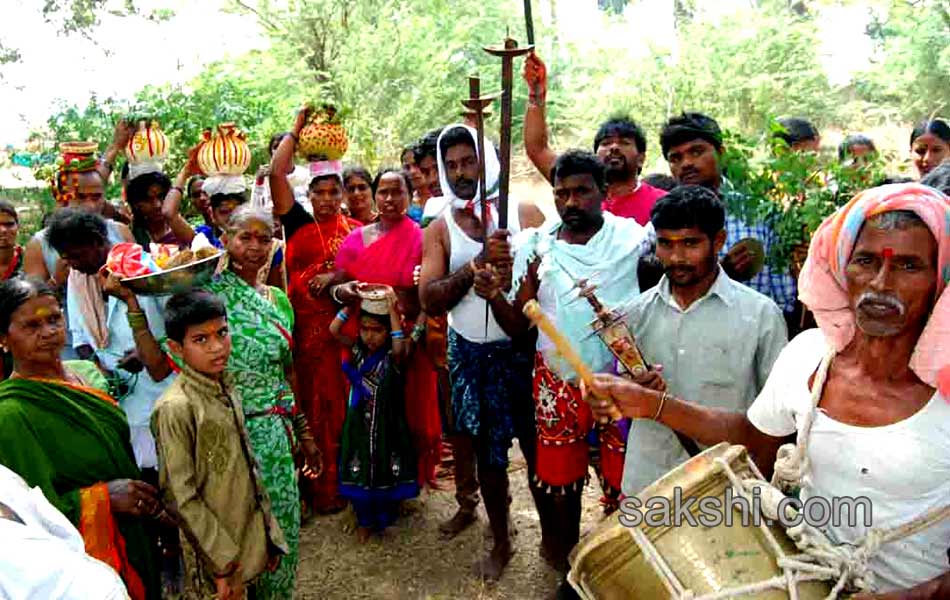 Pedda Gattu Jatara in Nalgonda - Sakshi7