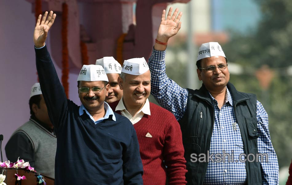 kejriwal takes oath as delhi cheif minister2