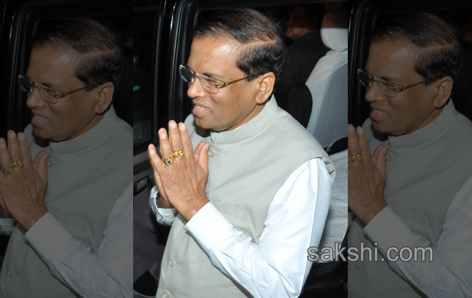 srilanka president arrives at tirumala - Sakshi1