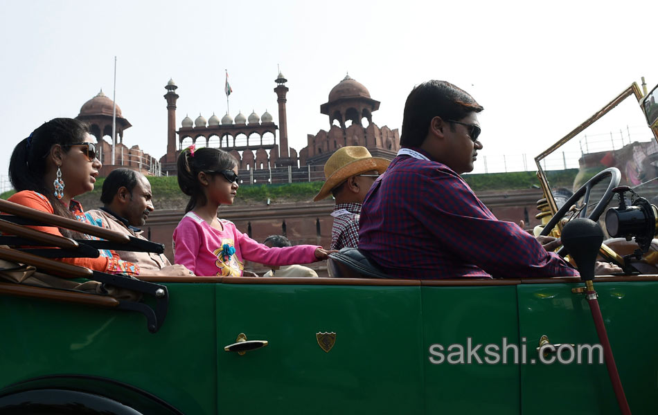 vintage car rally at delhi7