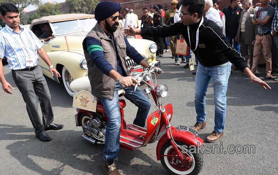 vintage car rally at delhi8