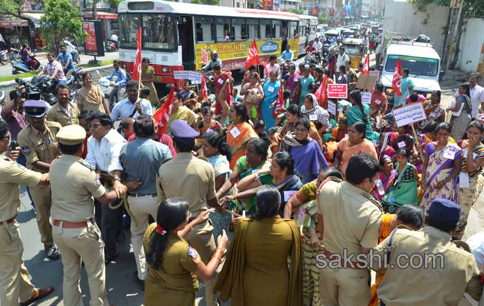 andhra pradesh angawadi teachers were arrested - Sakshi4