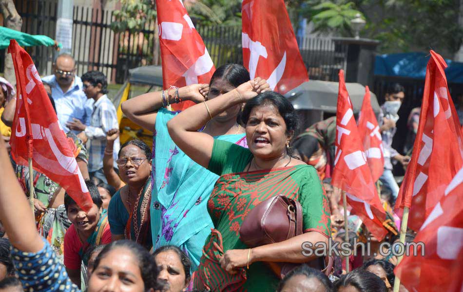 andhra pradesh angawadi teachers were arrested - Sakshi13
