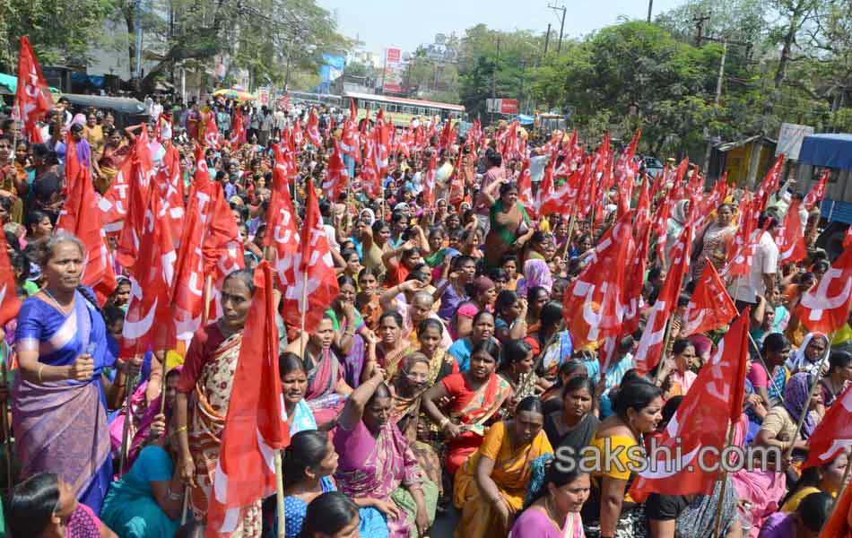 andhra pradesh angawadi teachers were arrested - Sakshi14