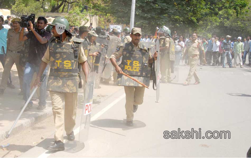 Protests at Osmania University foiled by Police - Sakshi8