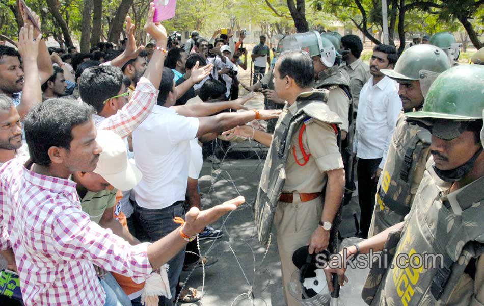 Protests at Osmania University foiled by Police - Sakshi9