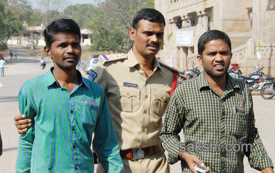 Protests at Osmania University foiled by Police - Sakshi11