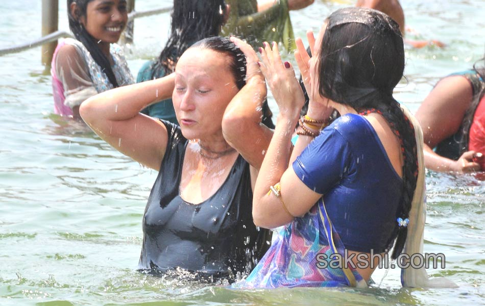 Tirumala foreign devotees thronging14