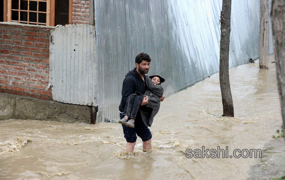 Heavy rains devastate Kashmir Valley with flash floods9