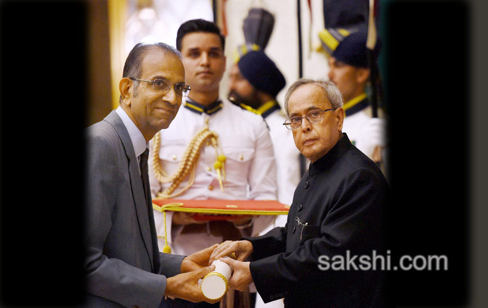 Padma Awards 2015 function at Rashtrapati Bhavan - Sakshi4