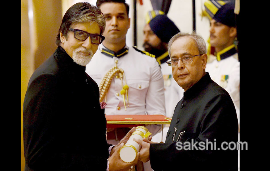 Padma Awards 2015 function at Rashtrapati Bhavan - Sakshi10