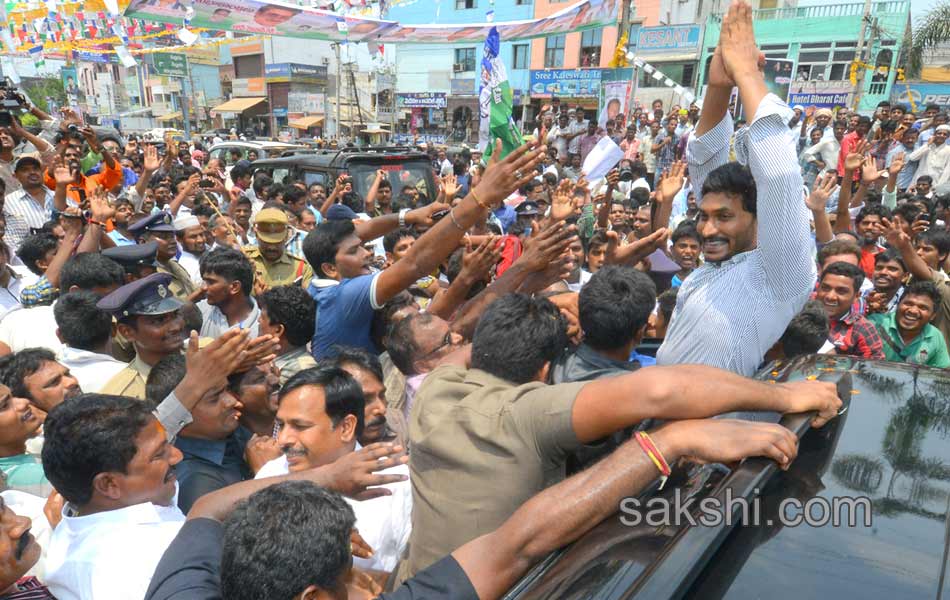 ys jagan Interacting with people - Sakshi8