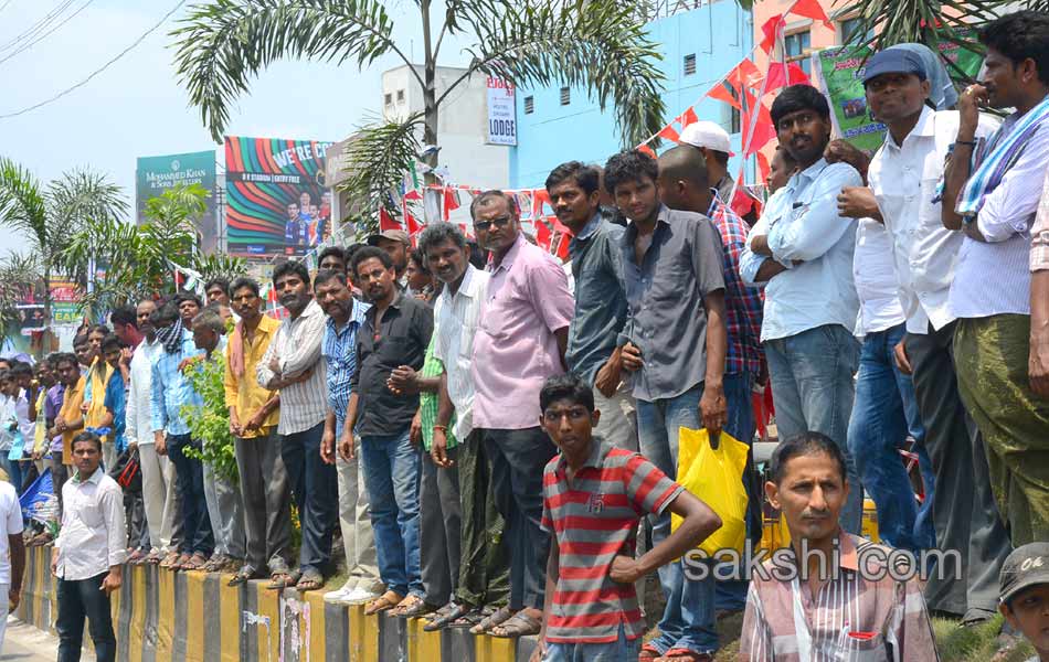 ys jagan Interacting with people - Sakshi19