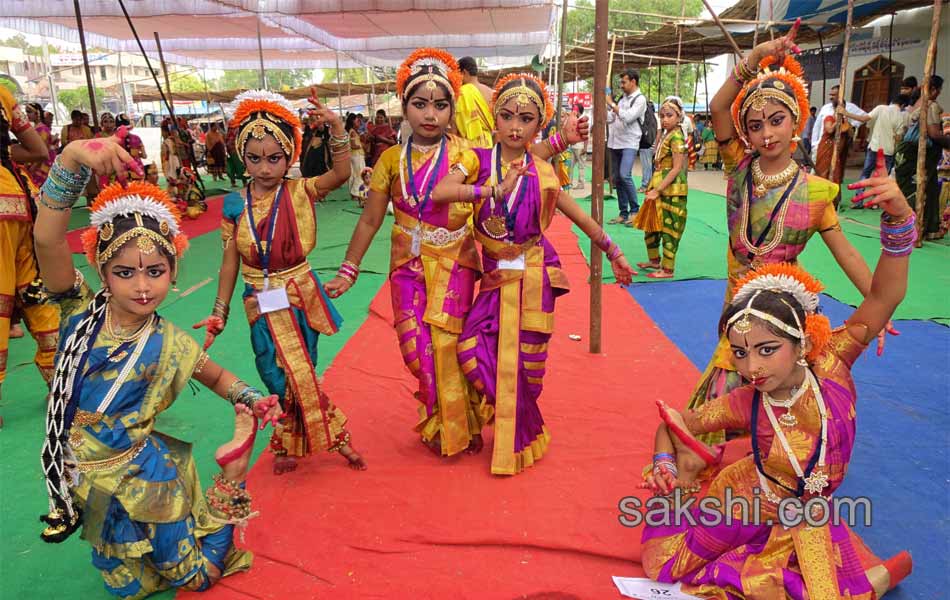 Kuchipudi Bharatanatyam folk dance performance at Bhadrachalam3