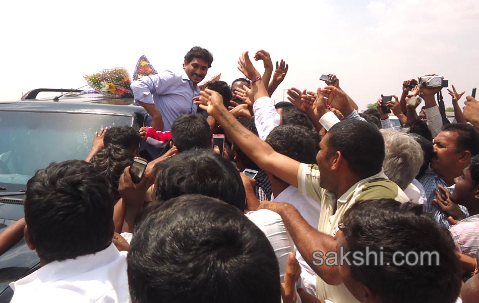 YS jagan tour - Sakshi15