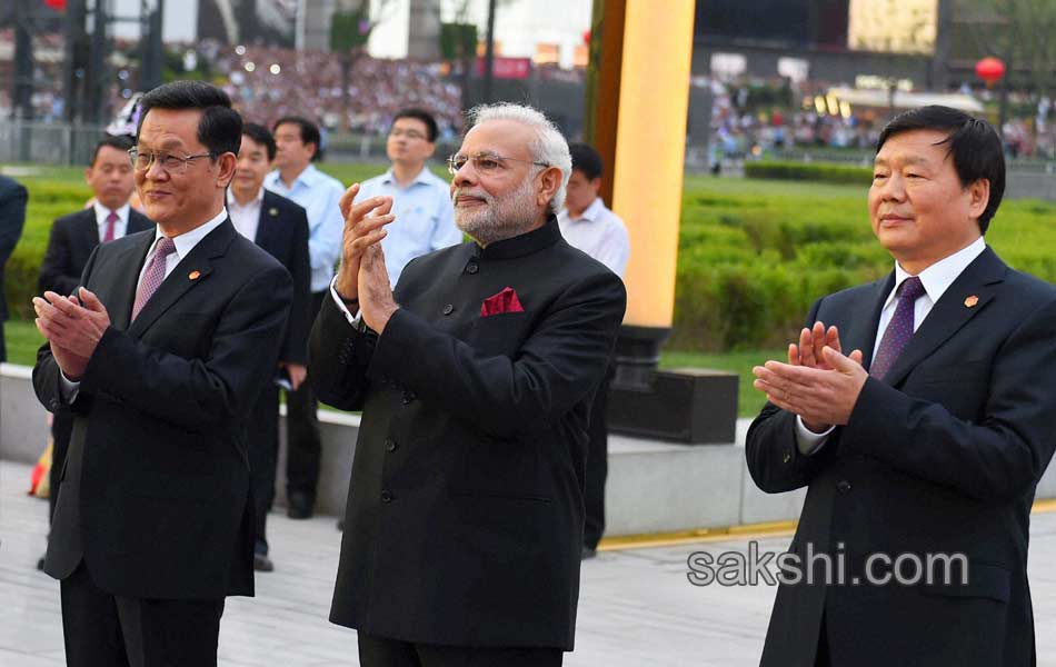 Indian Prime Minister Narendra Modi begins key China visit21