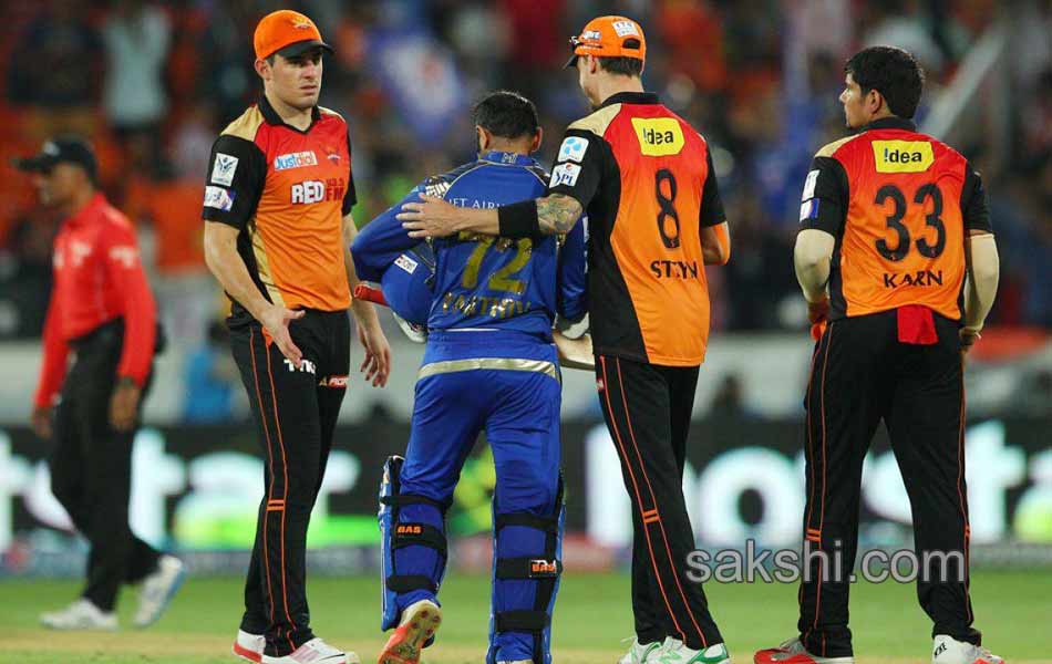 mumbai indians enters playoffs10