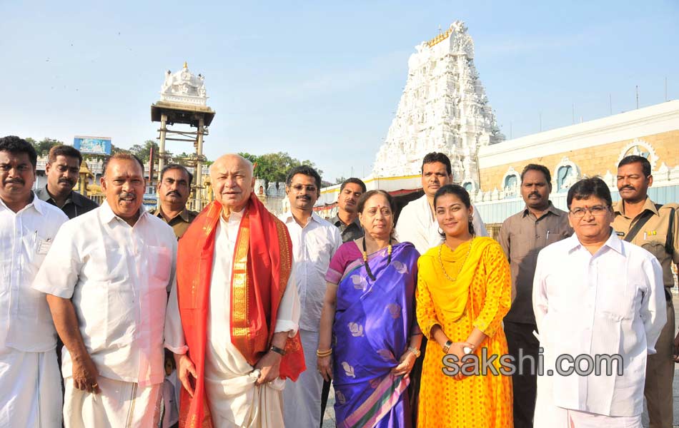 nita ambani visits tirumala5