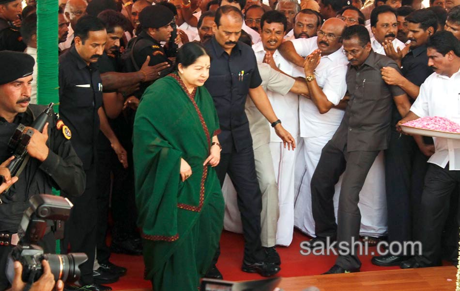 jayalalitha sworn in as chief minister for fifth time12