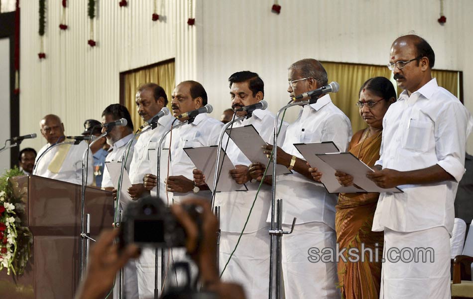 jayalalitha sworn in as chief minister for fifth time15