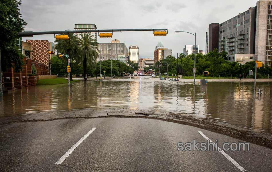 Huge rains in US - Sakshi4