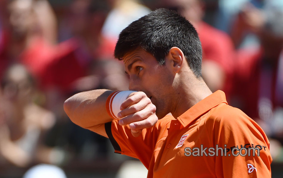 Novak djokovic enters finals in french open9