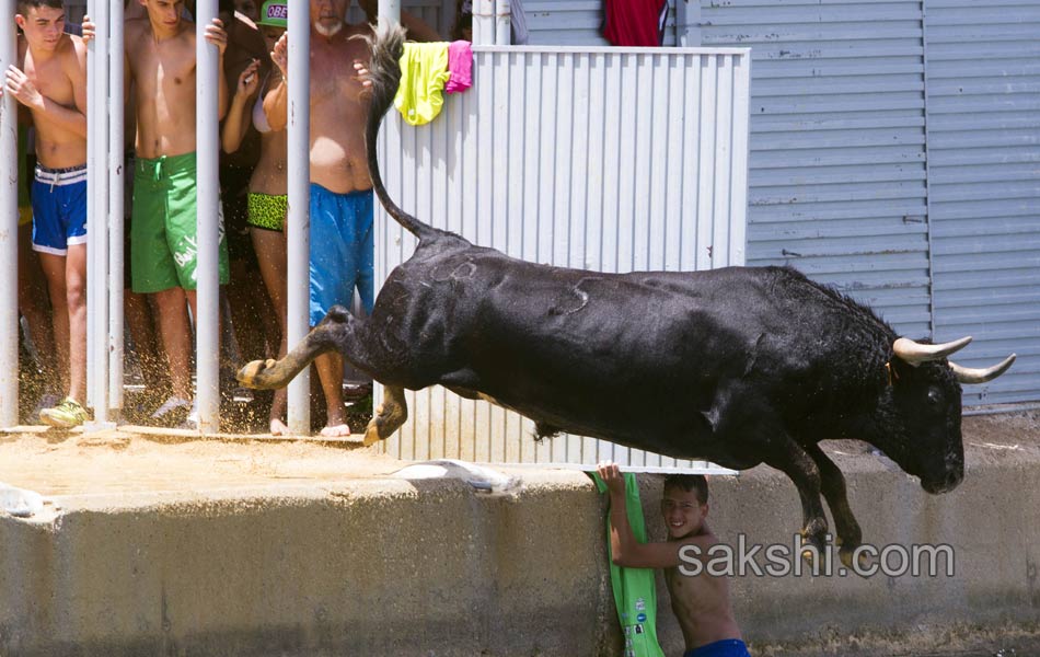 SPAIN FESTIVAL TOURISM SAN FERMIN - Sakshi7