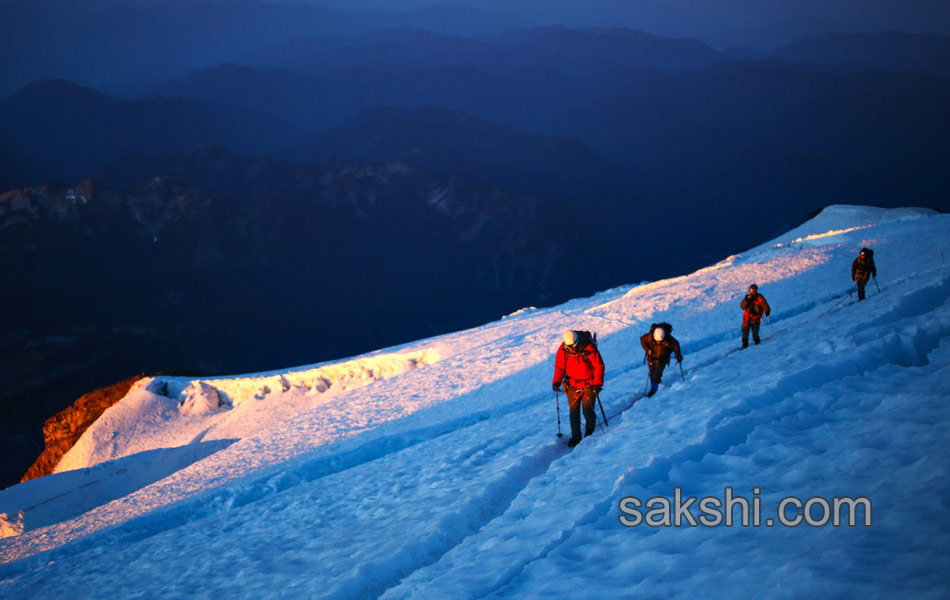 Climbing Mount Rainier2