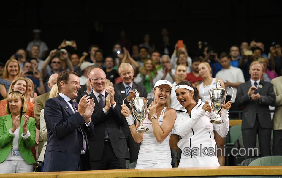 Sania Mirza Martina Hingis Win Womens Doubles Title - Sakshi10