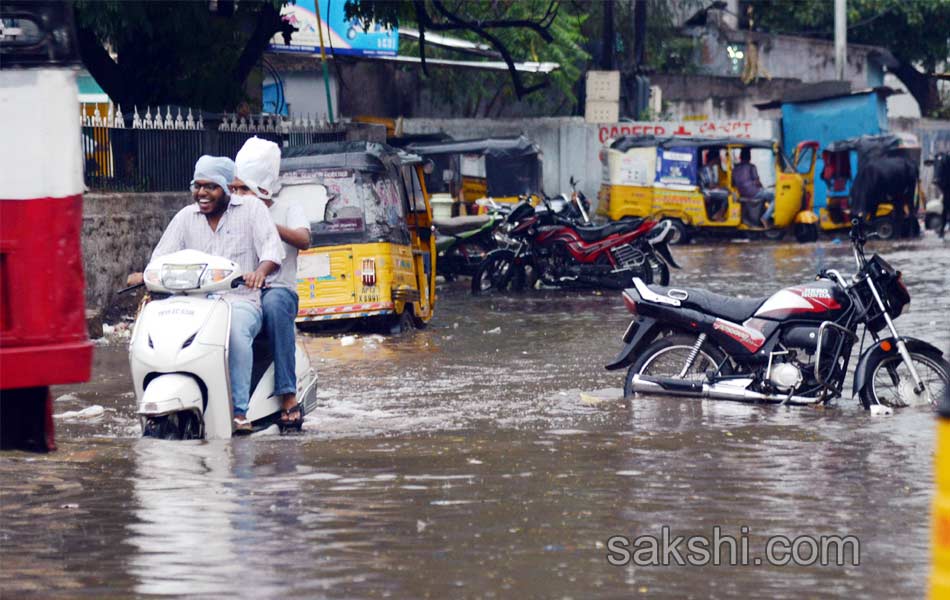 Heavy rain in hyderabad4