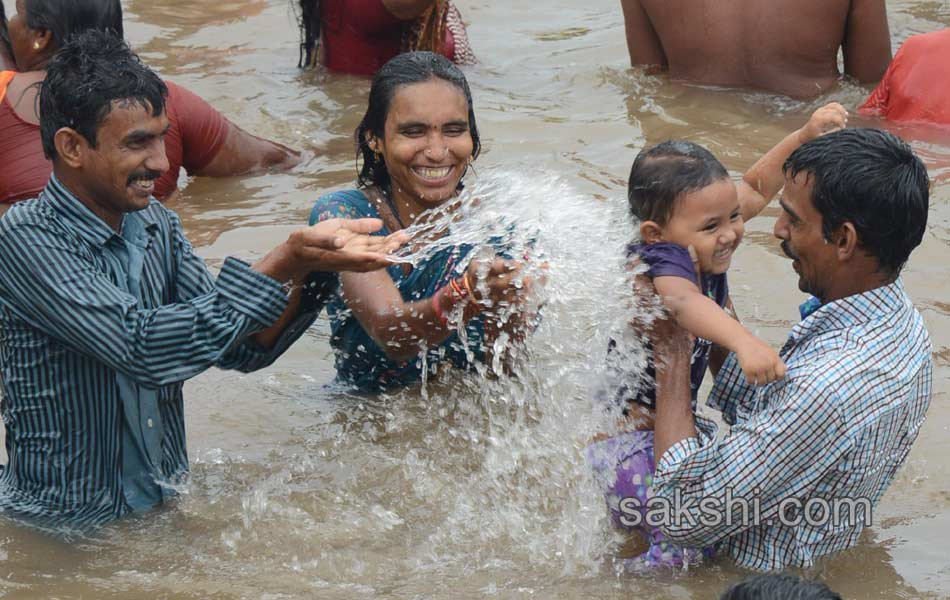 holy pushkaralu comes to ninth day of20