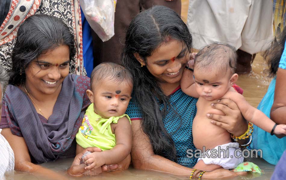 holy pushkaralu comes to Tenth day17