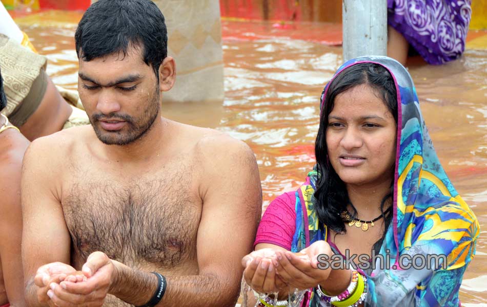 holy pushkaralu comes to Tenth day19