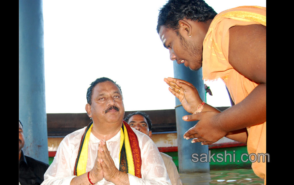 holy pushkaralu comes to Tenth day11