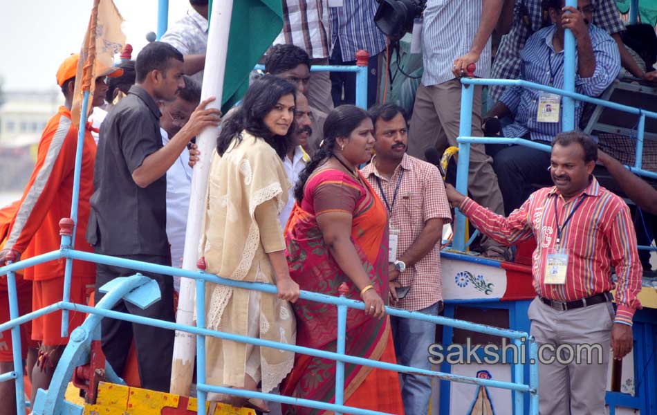 holy pushkaralu comes to Tenth day17