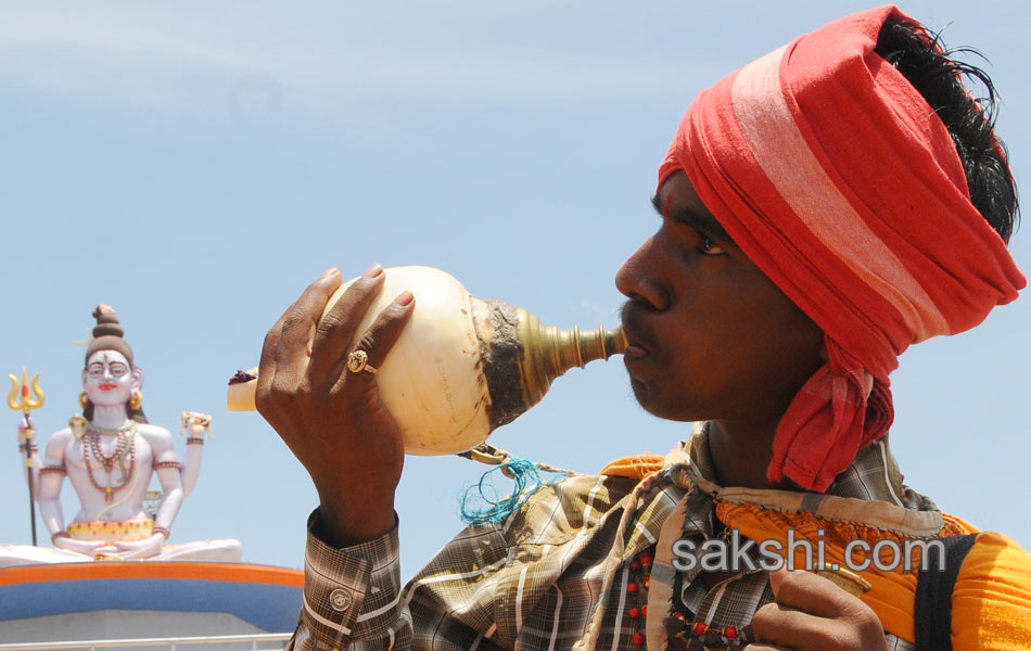 holy pushkaralu comes to twelfth day - Sakshi14