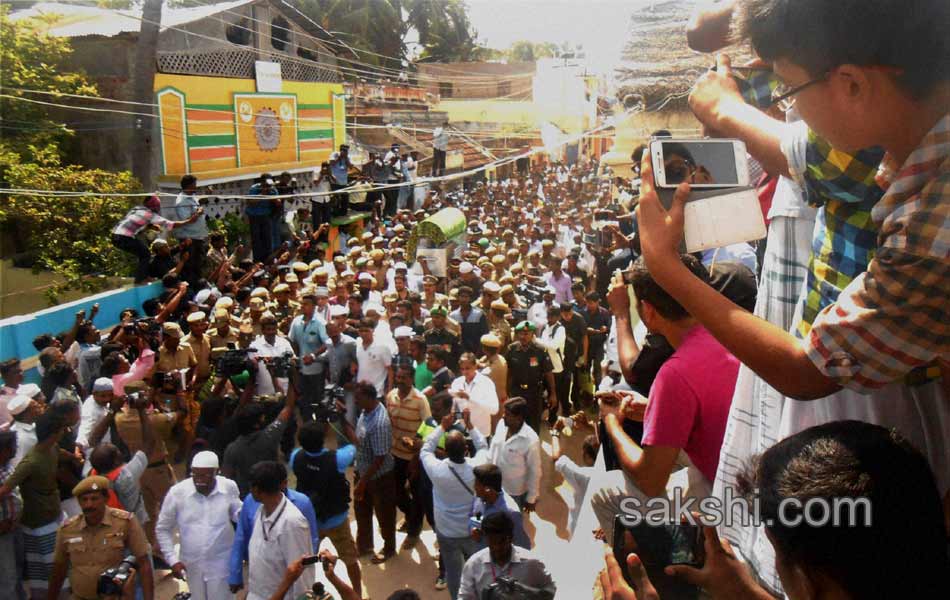 Kalam laid to rest in Rameswaram - Sakshi6