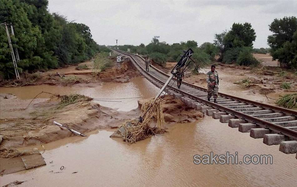 Heavy rains in Imphal10