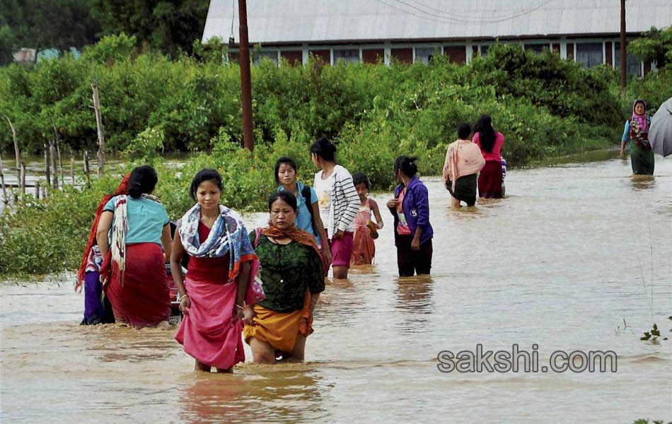 Heavy rains in Imphal11