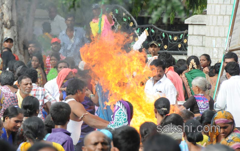 youth suicide attempts at congress party meeting in tirupathi - Sakshi6