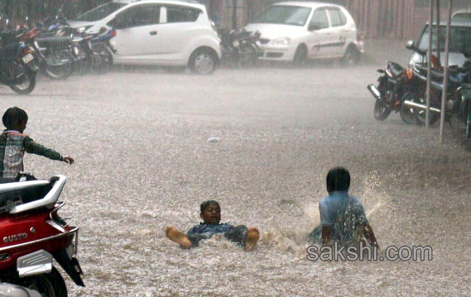 heavy rain in city - Sakshi14