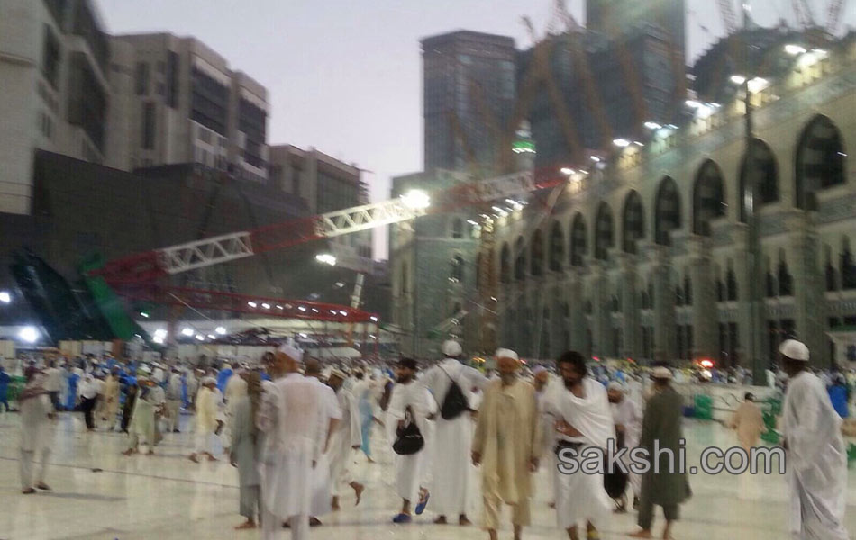 In disaster accident in the Mecca Masjid7