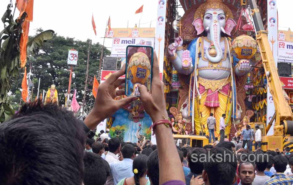 Governor perfoms ganesha puja at Khairatabad23