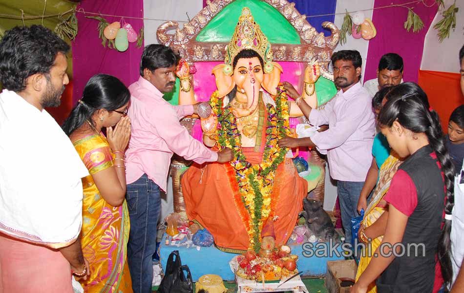 ganesh chaturthi celebrations in nalgonda district onThird day - Sakshi10