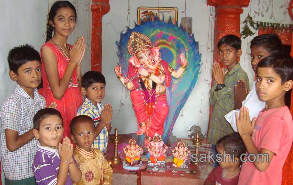 ganesh chaturthi celebrations in Mahbubnagar district onThird day - Sakshi1